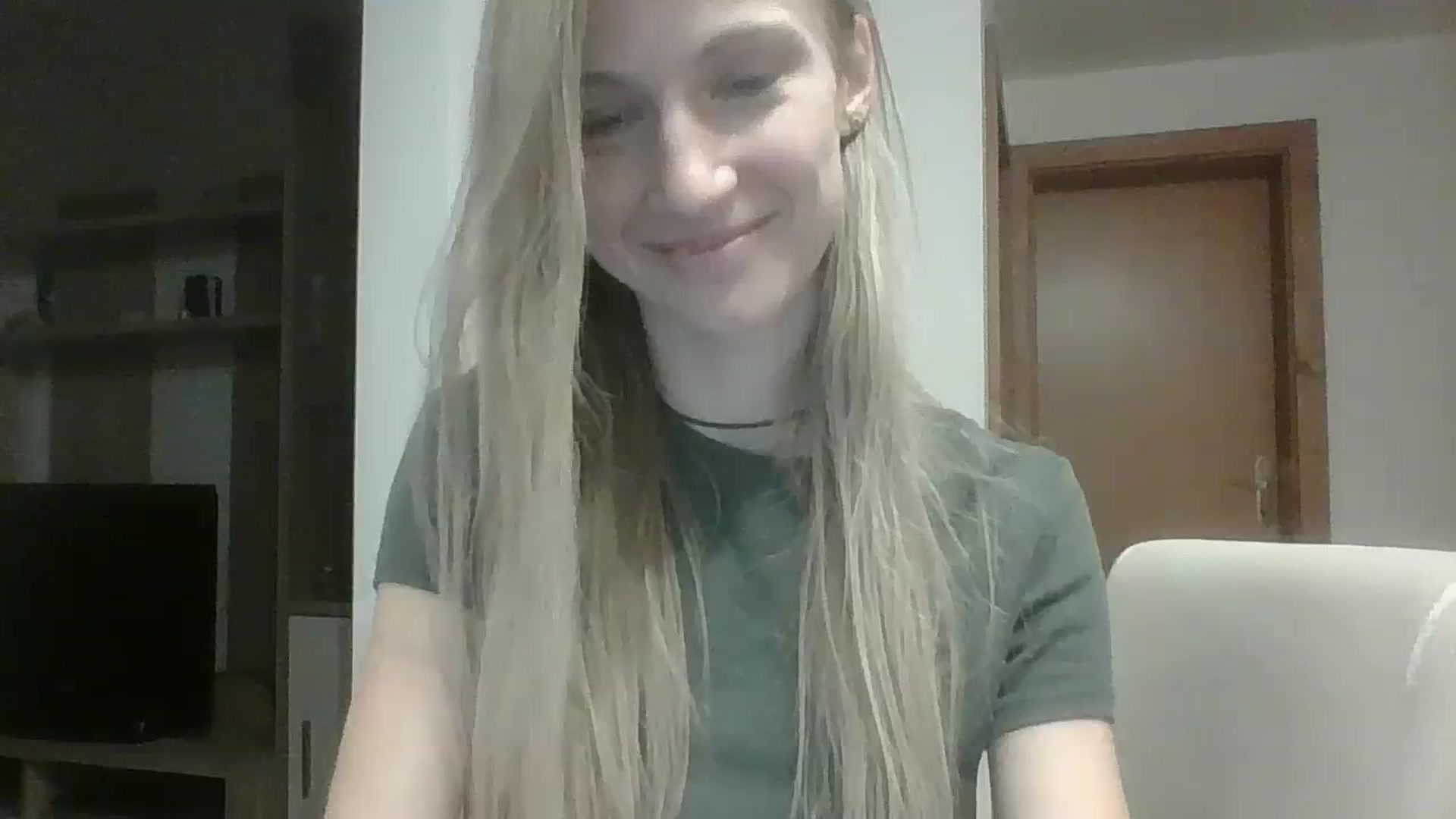 Gallery image thumbnail from Sun_Sol's myfreecams stream on, 01/20/2024, 18:25 image 13 of 20