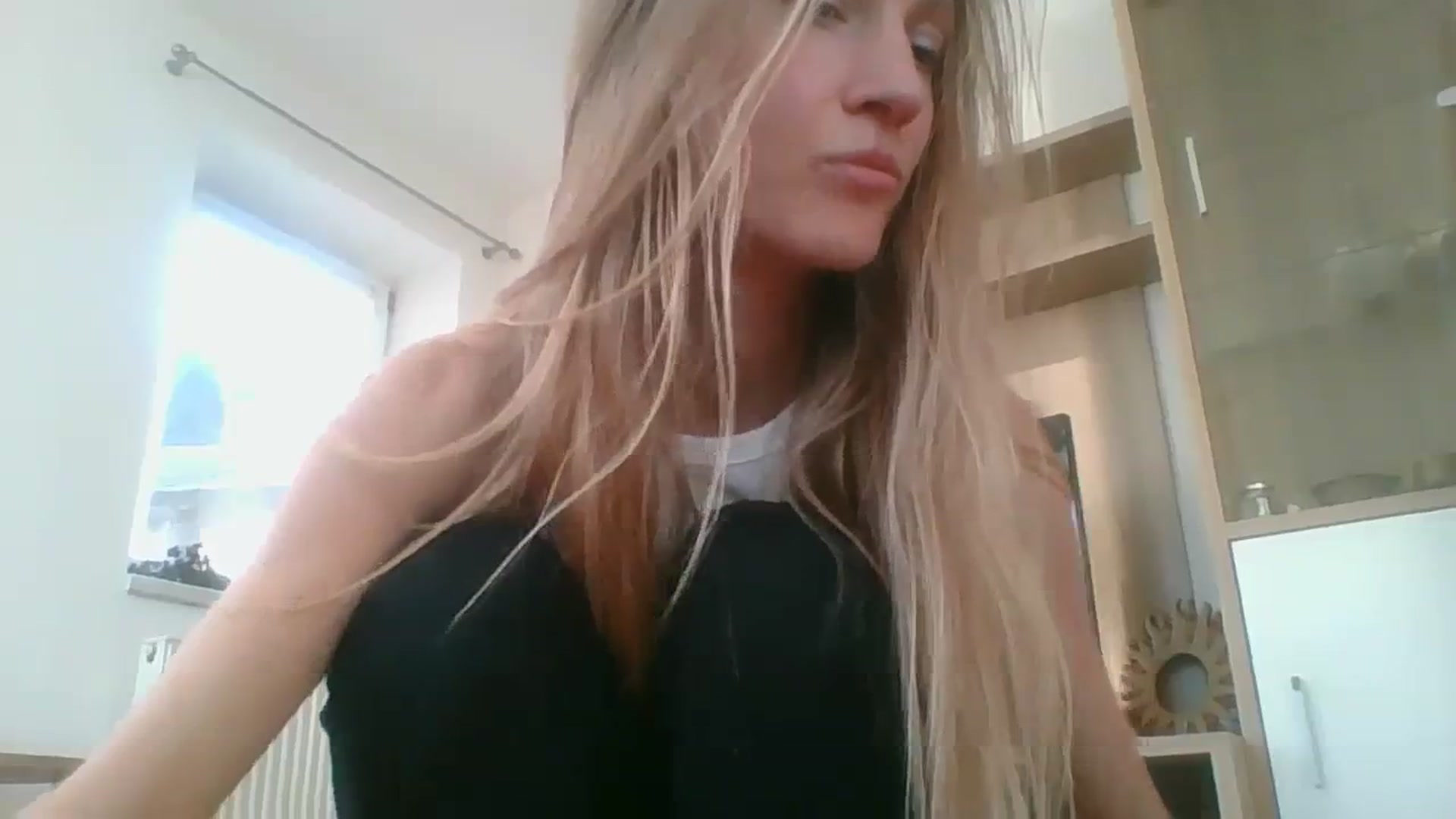 Gallery image thumbnail from Sun_Sol's myfreecams stream on, 01/28/2024, 14:28 image 16 of 20