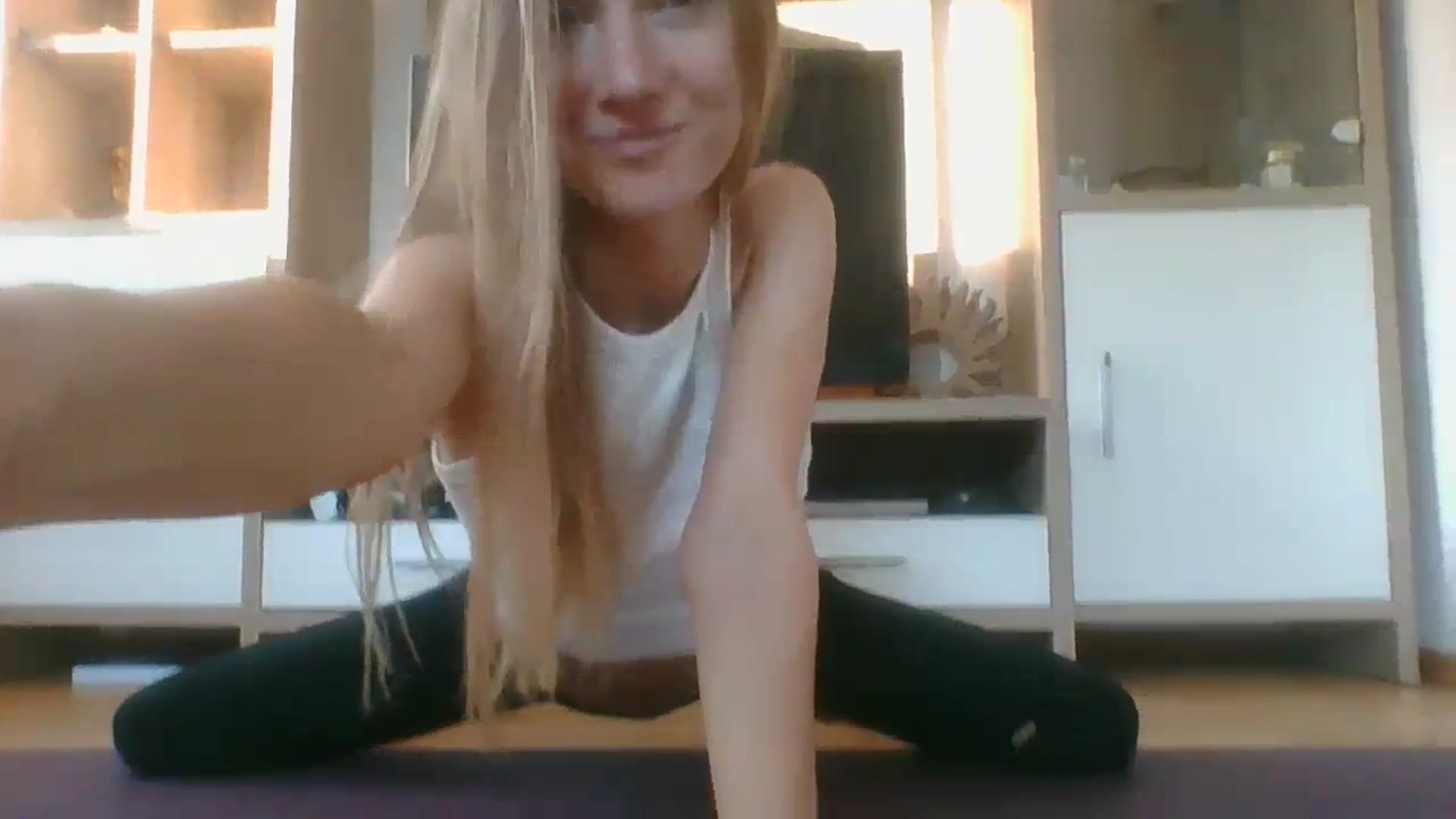 Gallery image thumbnail from Sun_Sol's myfreecams stream on, 01/28/2024, 14:28 image 20 of 20
