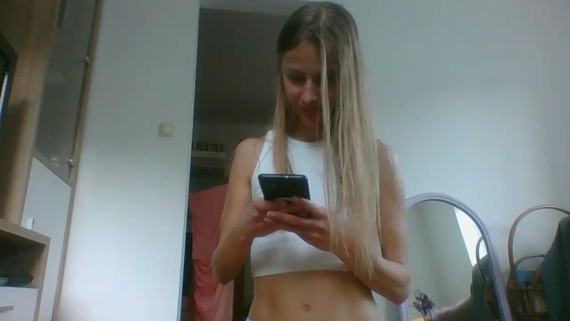 Gallery image thumbnail from Sun_Sol's myfreecams stream on, 01/28/2024, 15:30 image 9 of 20