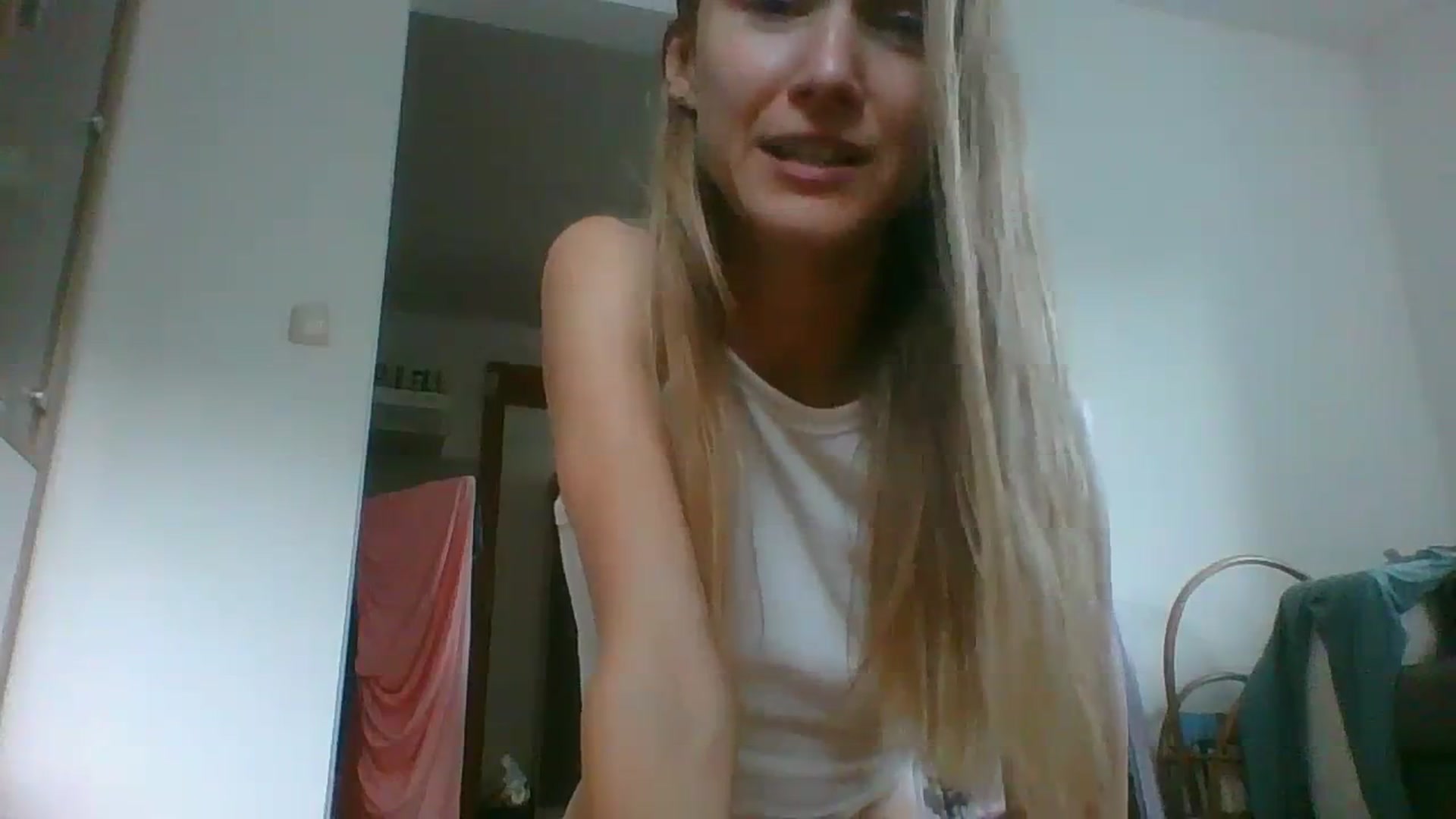 Gallery image thumbnail from Sun_Sol's myfreecams stream on, 01/28/2024, 15:30 image 19 of 20