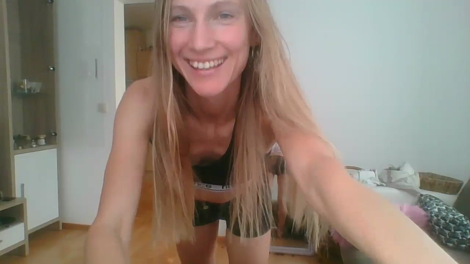 Gallery image thumbnail from Sun_Sol's myfreecams stream on, 02/03/2024, 11:59 image 8 of 20