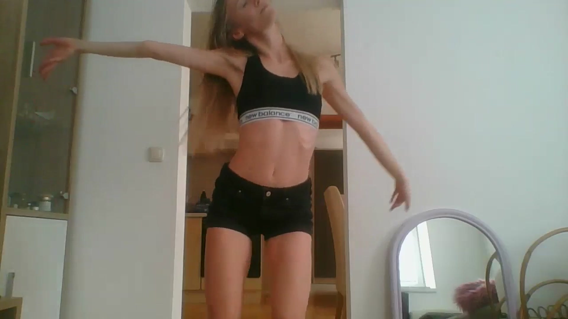Gallery image thumbnail from Sun_Sol's myfreecams stream on, 02/03/2024, 11:59 image 13 of 20