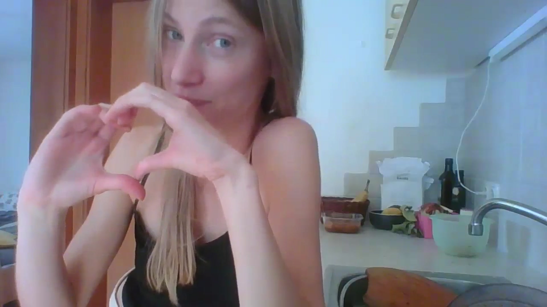 Gallery image thumbnail from Sun_Sol's myfreecams stream on, 02/05/2024, 11:08 image 2 of 20