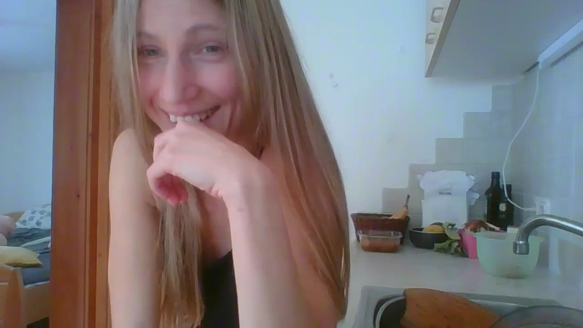Gallery image thumbnail from Sun_Sol's myfreecams stream on, 02/05/2024, 11:08 image 6 of 20