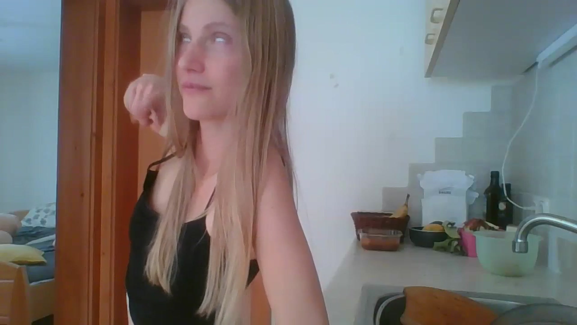 Gallery image thumbnail from Sun_Sol's myfreecams stream on, 02/05/2024, 11:08 image 12 of 20