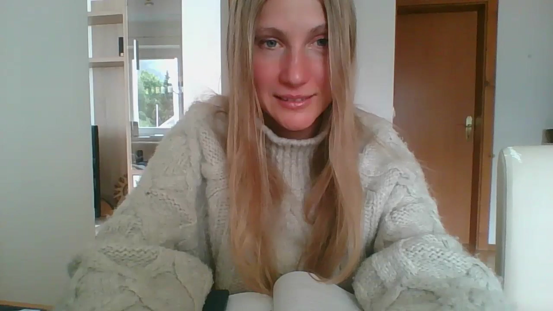Gallery image thumbnail from Sun_Sol's myfreecams stream on, 05/28/2024, 11:50 image 20 of 20