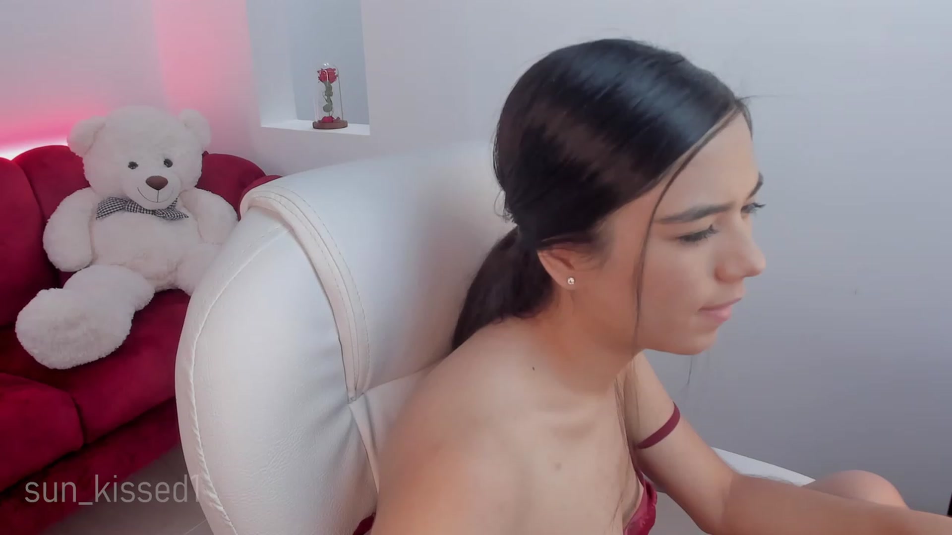 Gallery image thumbnail from Sun_kissed1's myfreecams stream on, 08/16/2023, 19:45 image 18 of 20