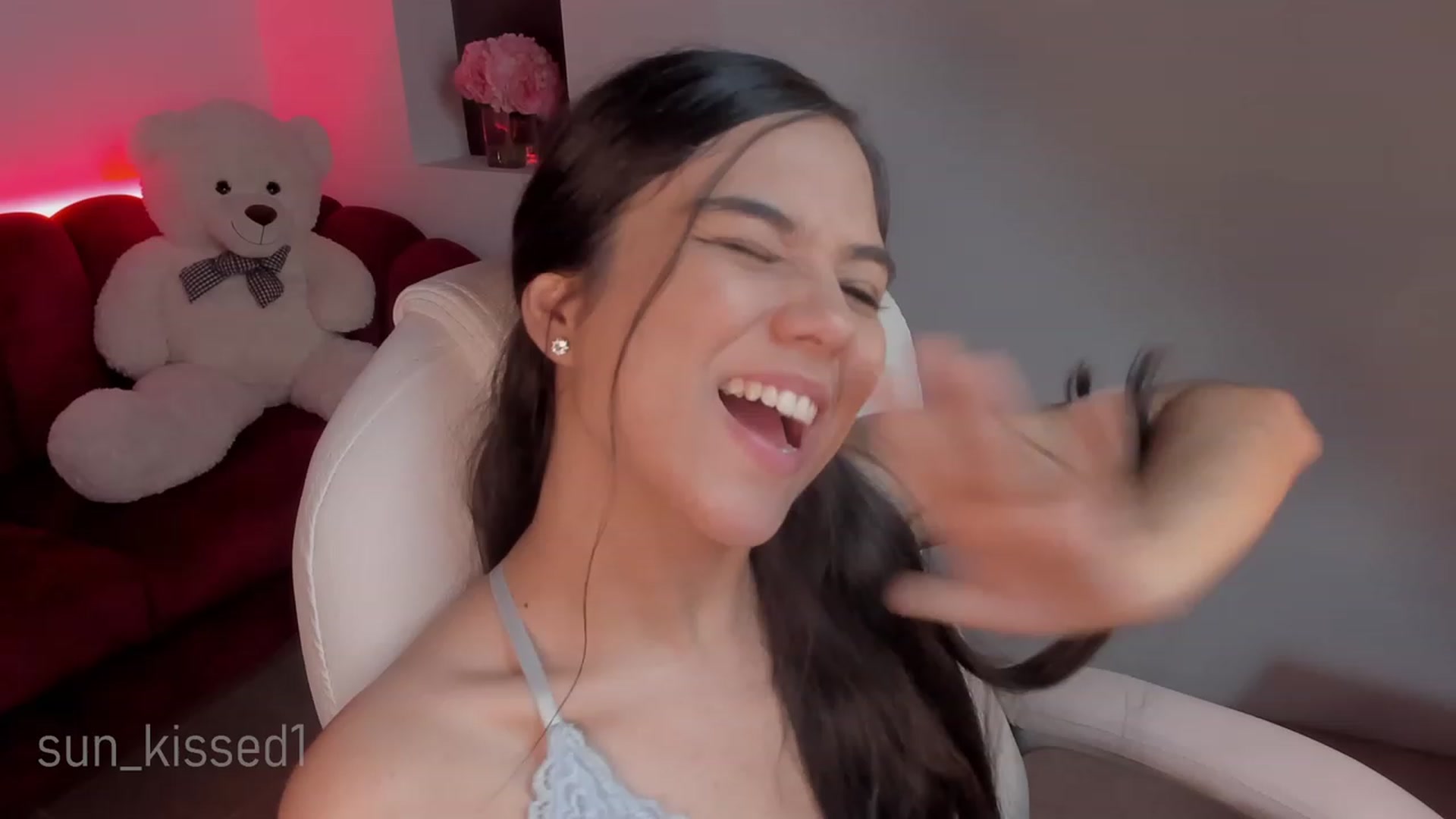 Gallery image thumbnail from Sun_kissed1's myfreecams stream on, 09/28/2023, 24:26 image 9 of 20