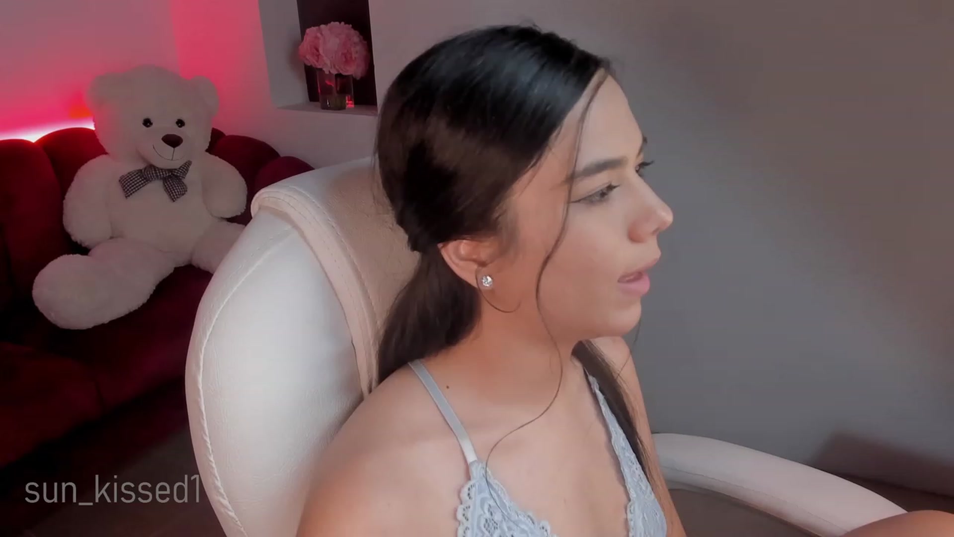 Gallery image thumbnail from Sun_kissed1's myfreecams stream on, 09/28/2023, 24:26 image 16 of 20