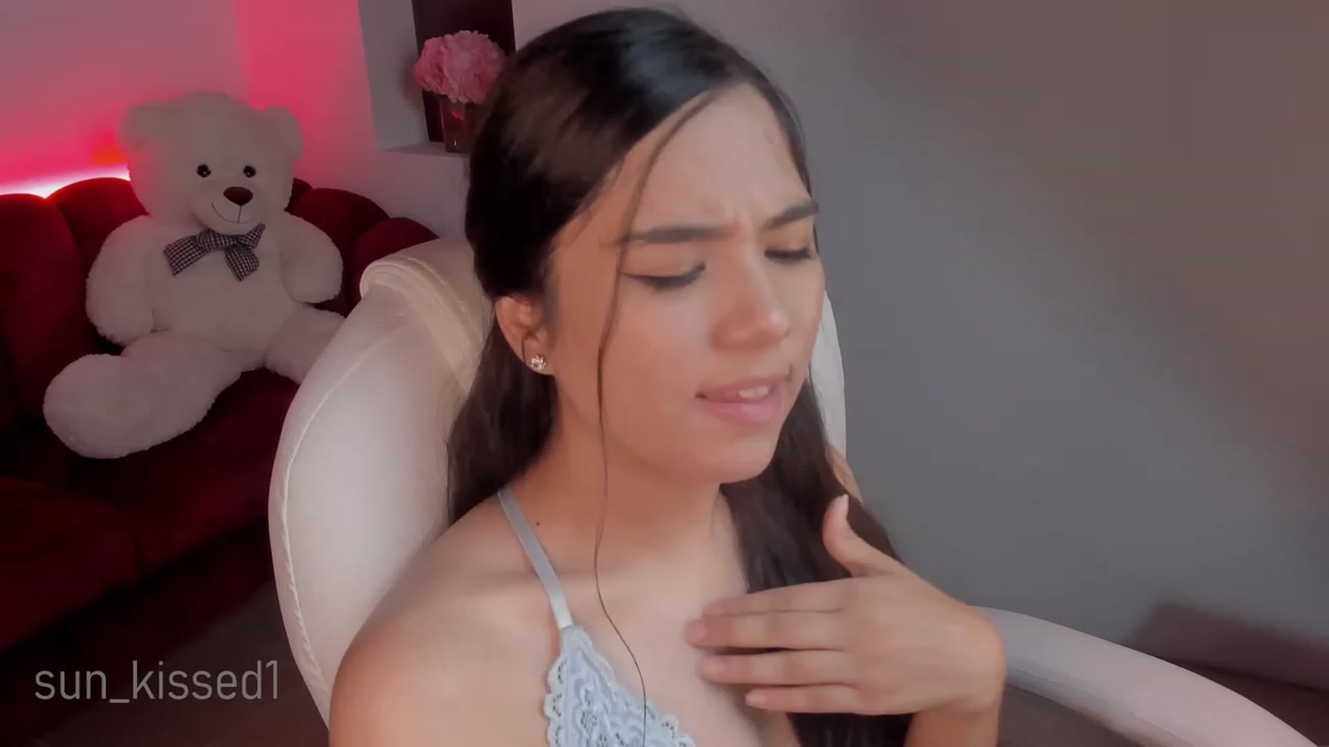 Gallery image thumbnail from Sun_kissed1's myfreecams stream on, 09/28/2023, 24:26 image 8 of 20