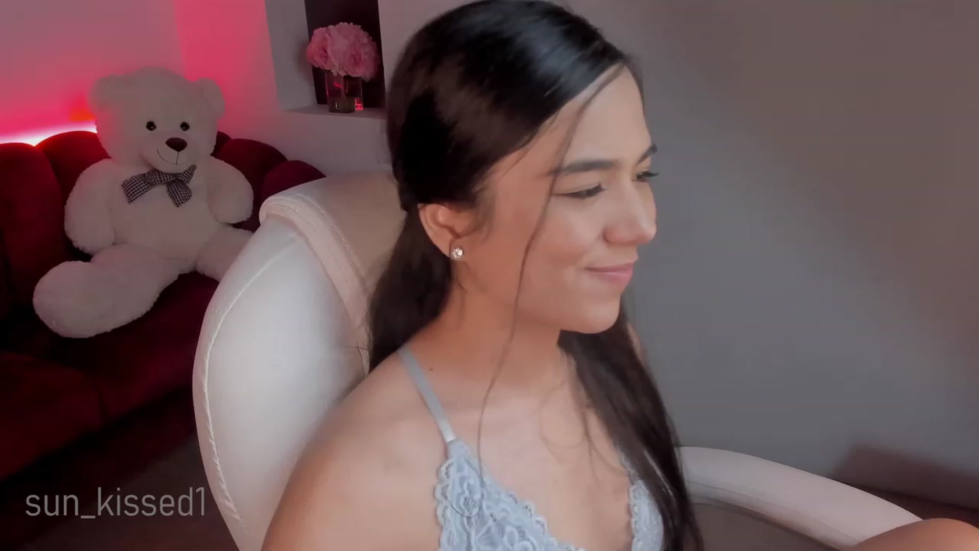 Gallery image thumbnail from Sun_kissed1's myfreecams stream on, 09/28/2023, 24:26 image 12 of 20