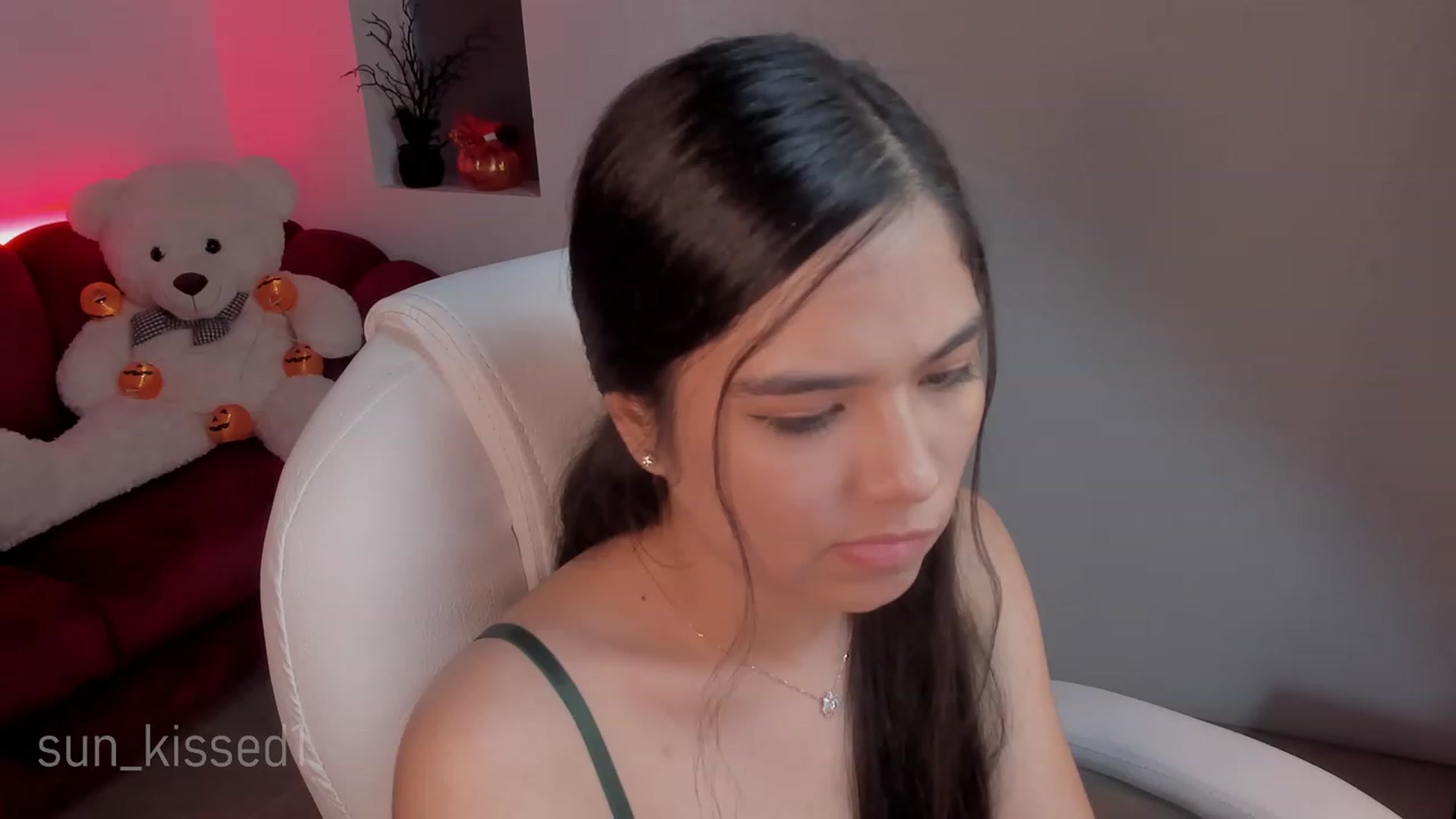 Gallery image thumbnail from Sun_kissed1's myfreecams stream on, 10/06/2023, 24:32 image 4 of 20