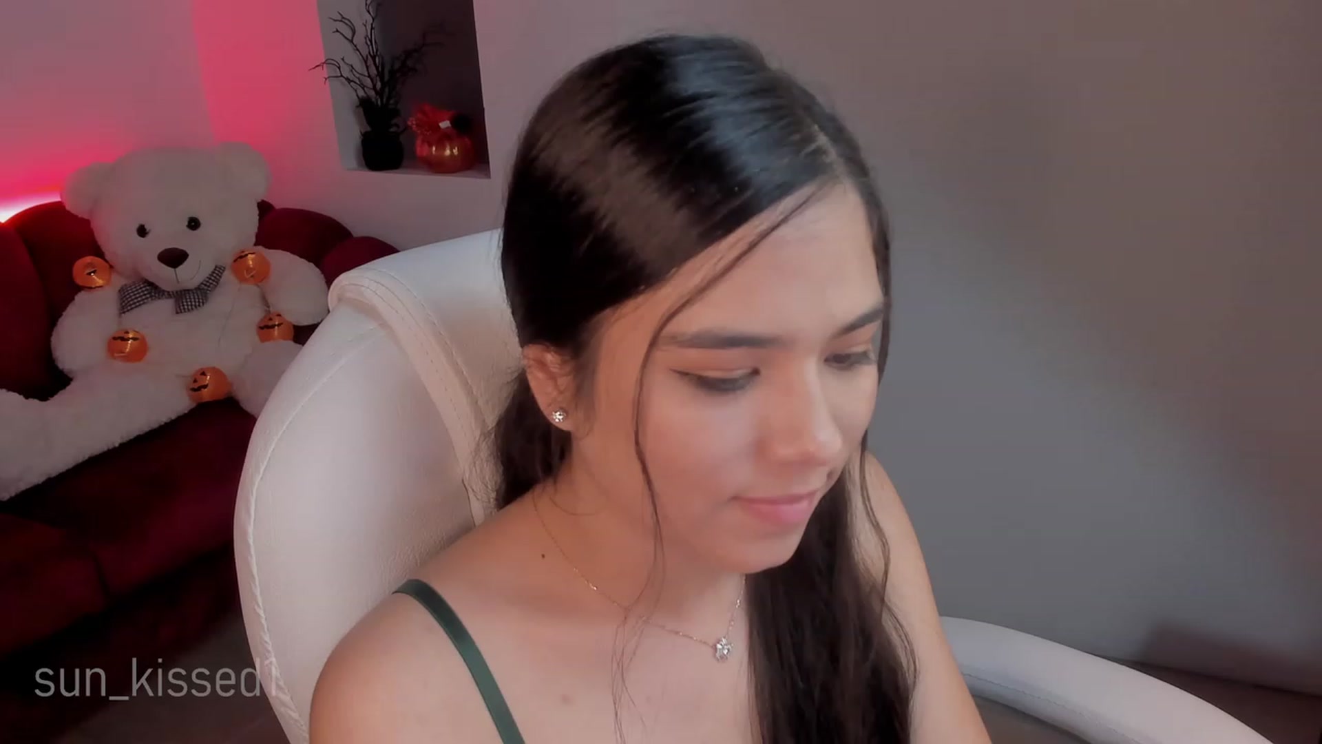 Gallery image thumbnail from Sun_kissed1's myfreecams stream on, 10/06/2023, 24:32 image 3 of 20