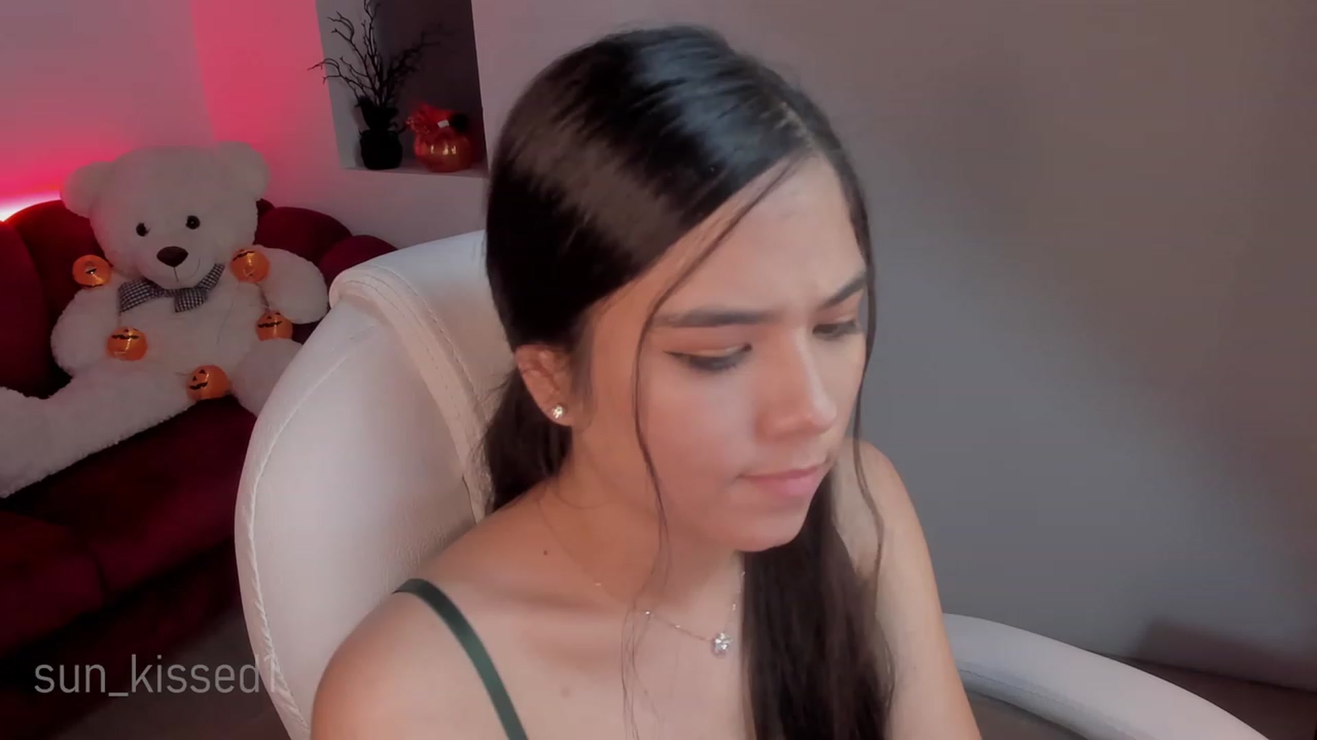 Gallery image thumbnail from Sun_kissed1's myfreecams stream on, 10/06/2023, 24:32 image 5 of 20