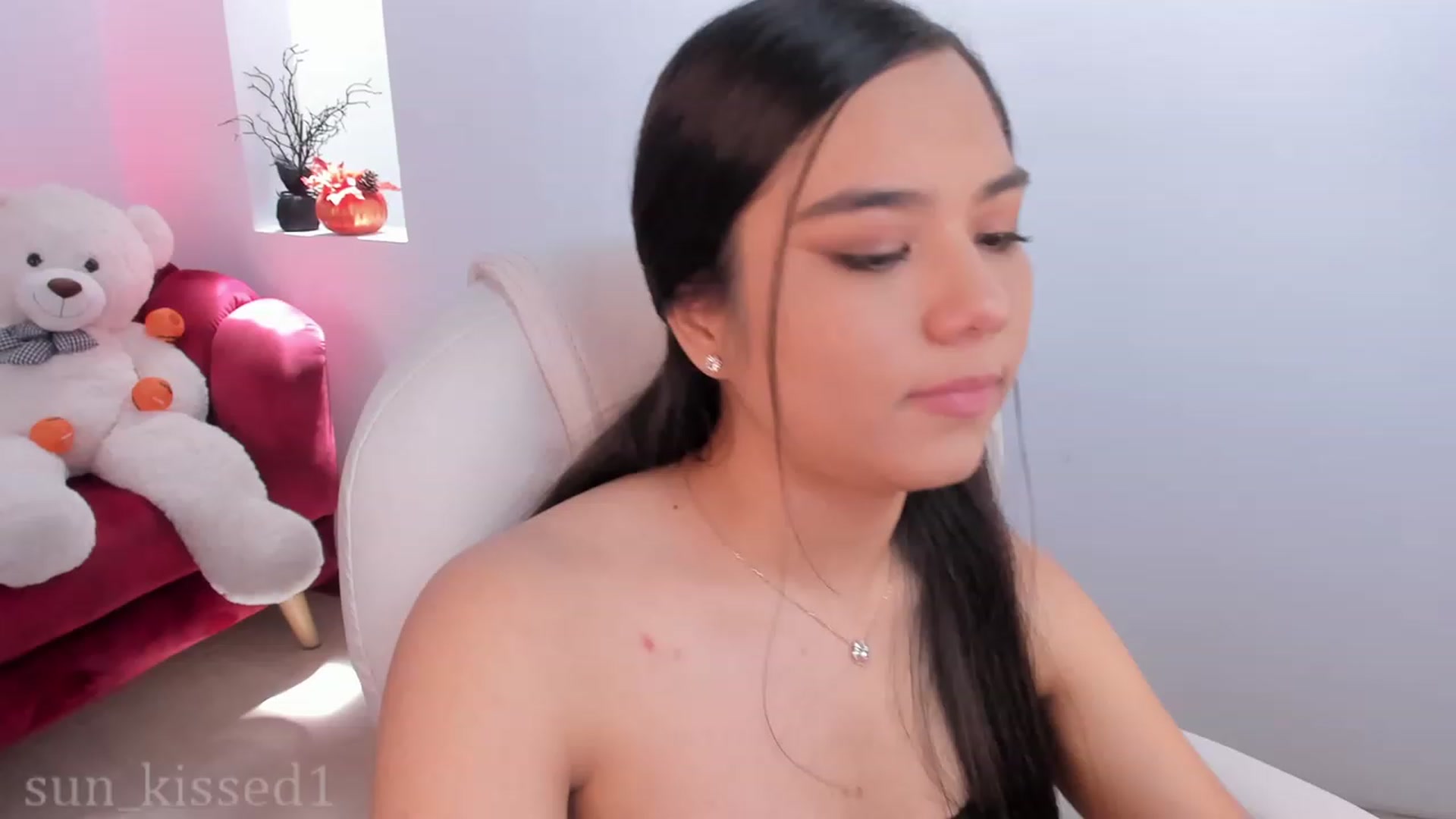 Gallery image thumbnail from Sun_kissed1's myfreecams stream on, 10/23/2023, 17:39 image 5 of 20