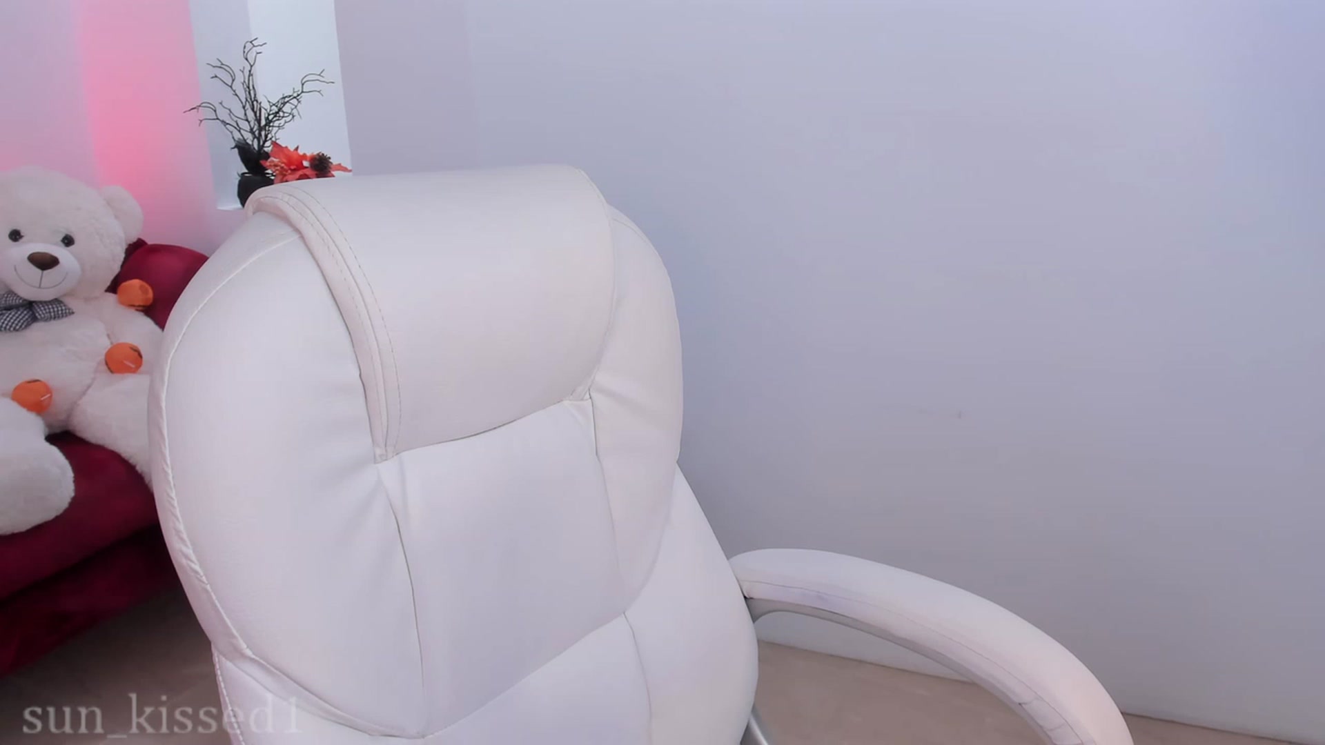 Gallery image thumbnail from Sun_kissed1's myfreecams stream on, 10/23/2023, 17:39 image 13 of 20
