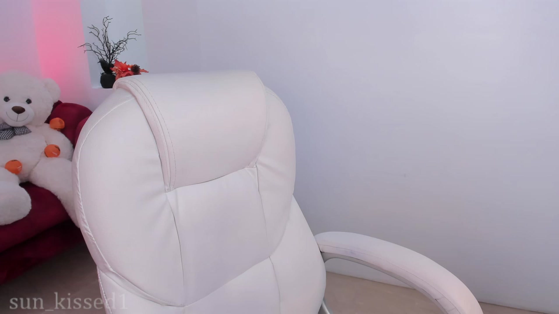 Gallery image thumbnail from Sun_kissed1's myfreecams stream on, 10/23/2023, 17:39 image 20 of 20