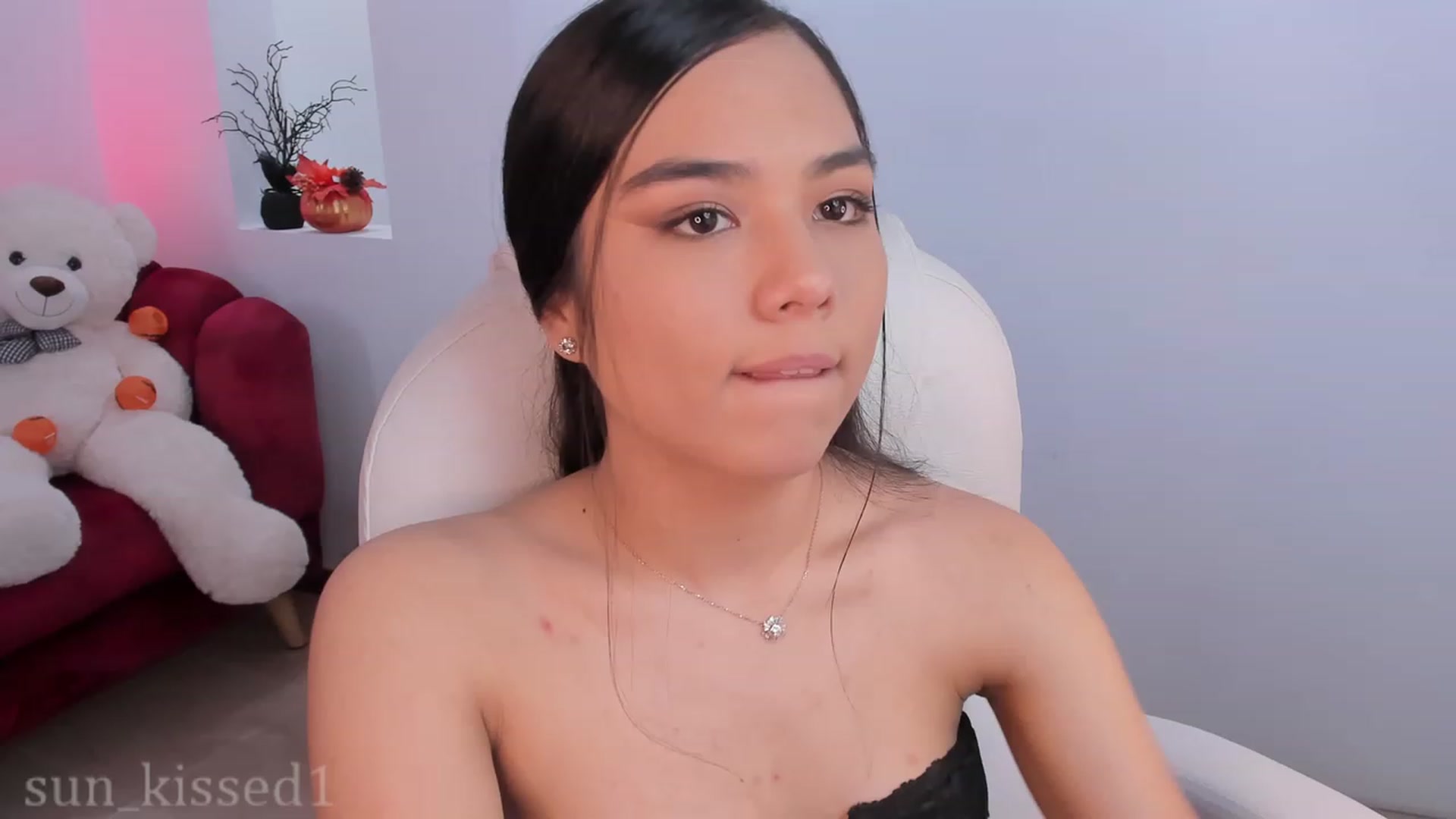 Gallery image thumbnail from Sun_kissed1's myfreecams stream on, 10/23/2023, 17:39 image 16 of 20