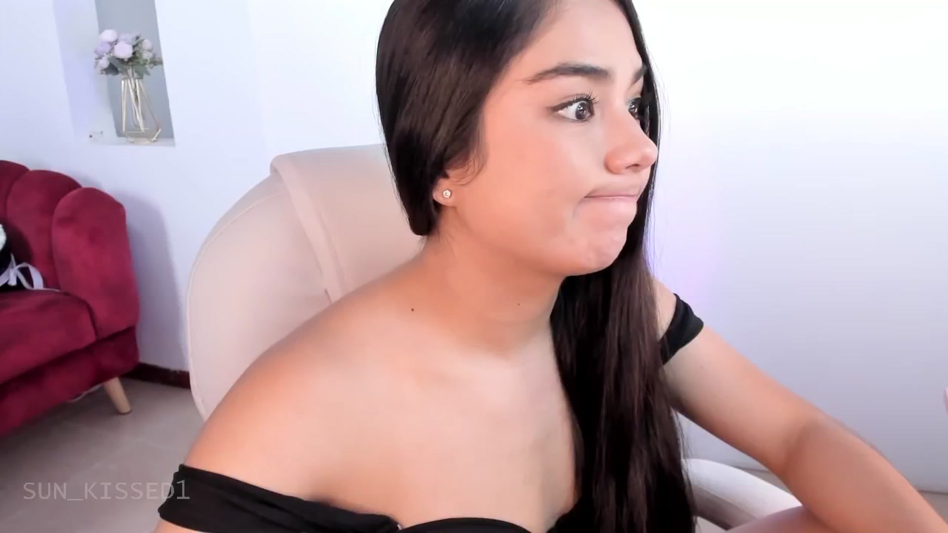 Gallery image thumbnail from Sun_kissed1's myfreecams stream on, 11/28/2024, 22:22 image 1 of 20