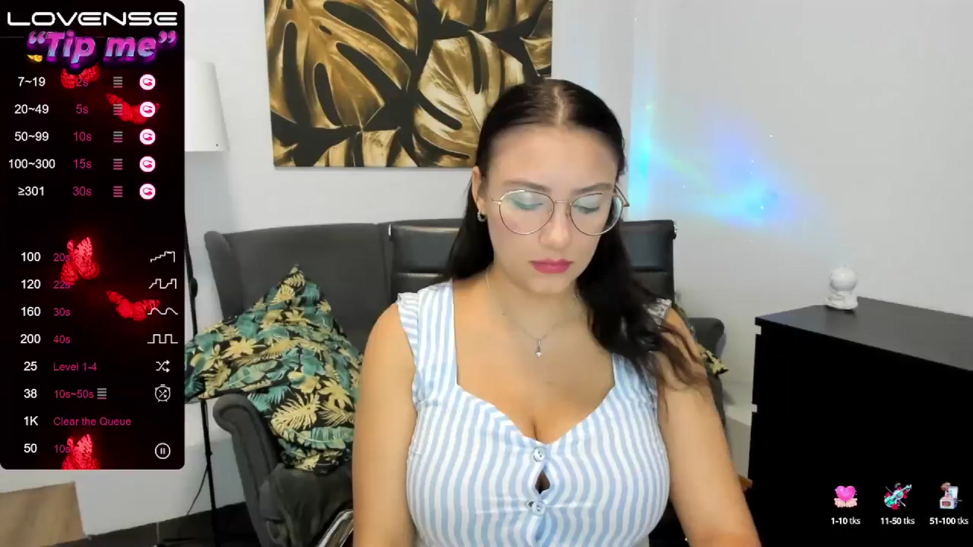 Gallery image thumbnail from SunfLowerr's myfreecams stream on, 08/08/2024, 12:32 image 17 of 20