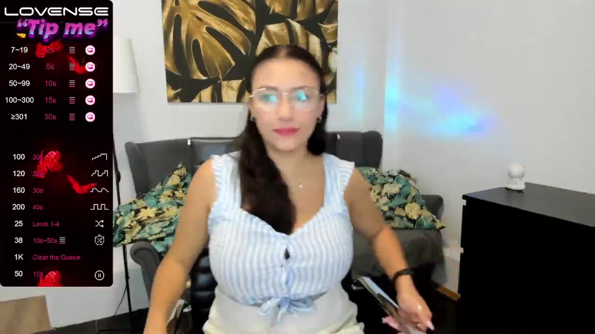 Gallery image thumbnail from SunfLowerr's myfreecams stream on, 08/08/2024, 12:32 image 10 of 20