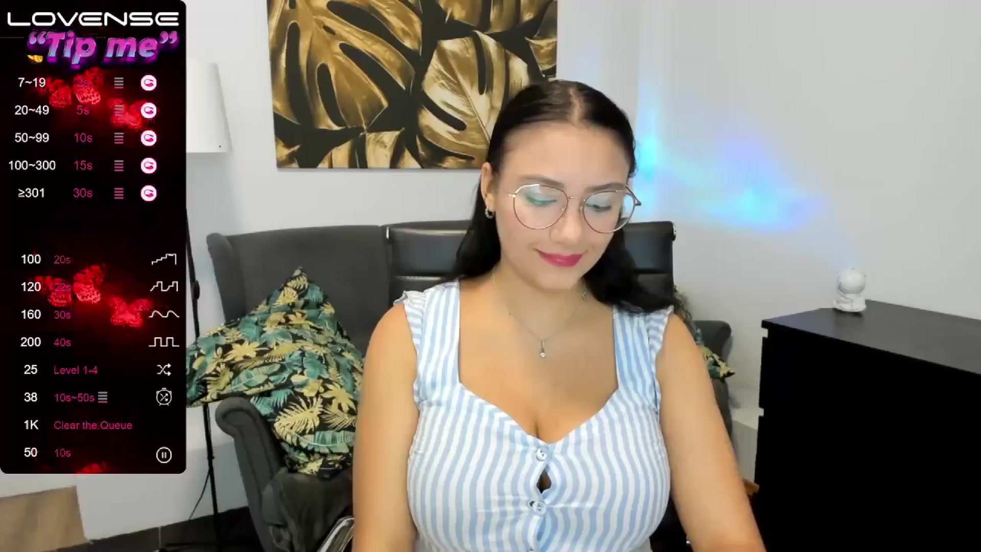 Gallery image thumbnail from SunfLowerr's myfreecams stream on, 08/08/2024, 12:32 image 14 of 20