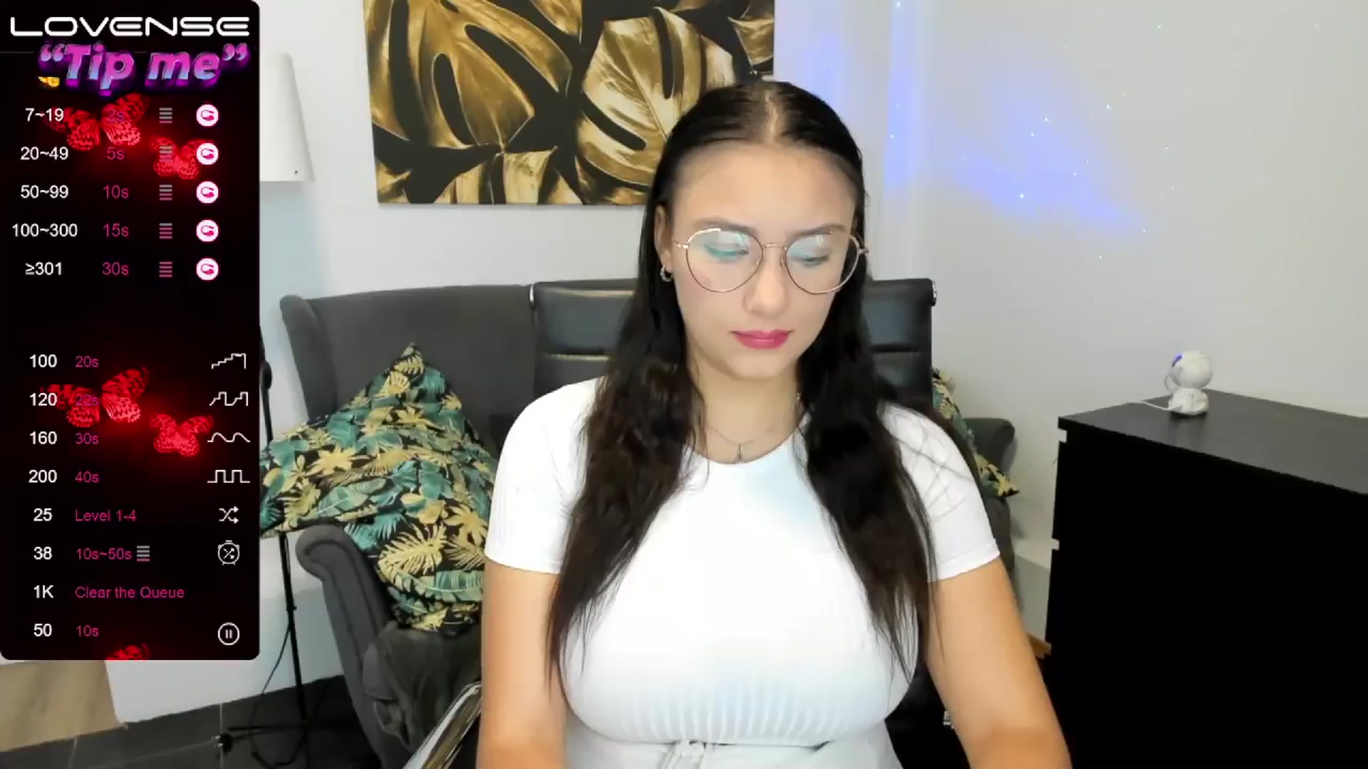 Gallery image thumbnail from SunfLowerr's myfreecams stream on, 08/08/2024, 12:32 image 2 of 20