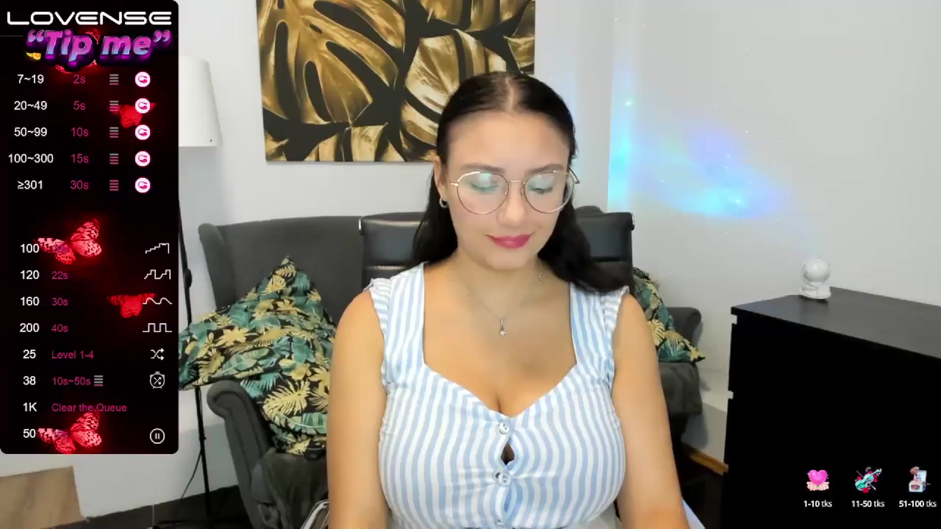 Gallery image thumbnail from SunfLowerr's myfreecams stream on, 08/08/2024, 12:32 image 13 of 20