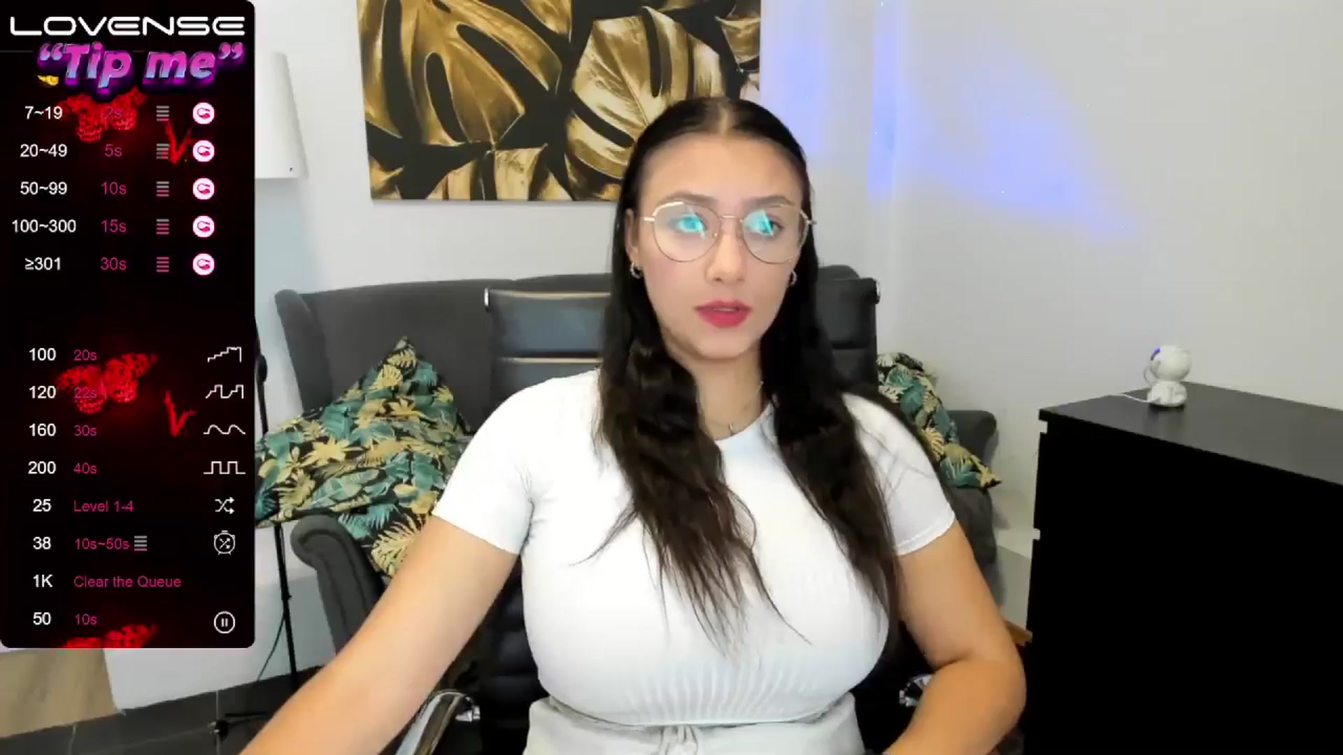 Gallery image thumbnail from SunfLowerr's myfreecams stream on, 08/08/2024, 12:32 image 3 of 20