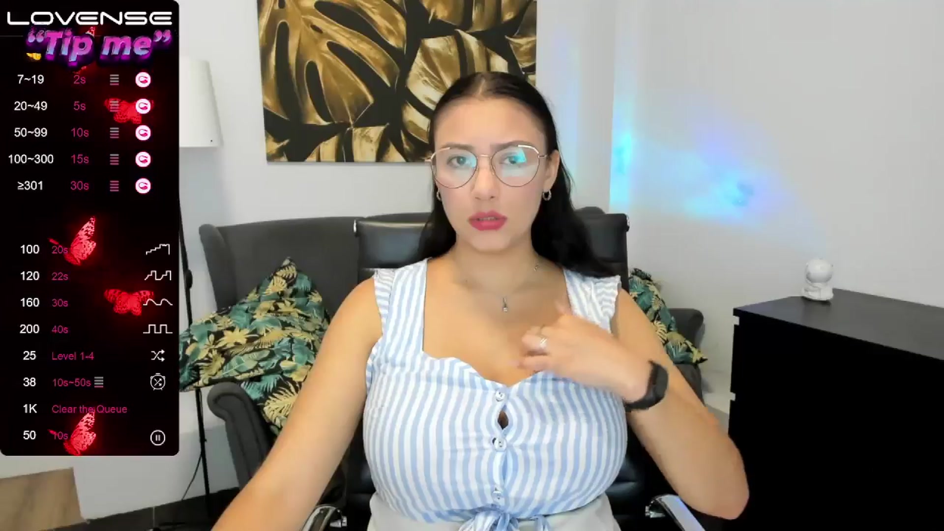 Gallery image thumbnail from SunfLowerr's myfreecams stream on, 08/08/2024, 12:32 image 12 of 20