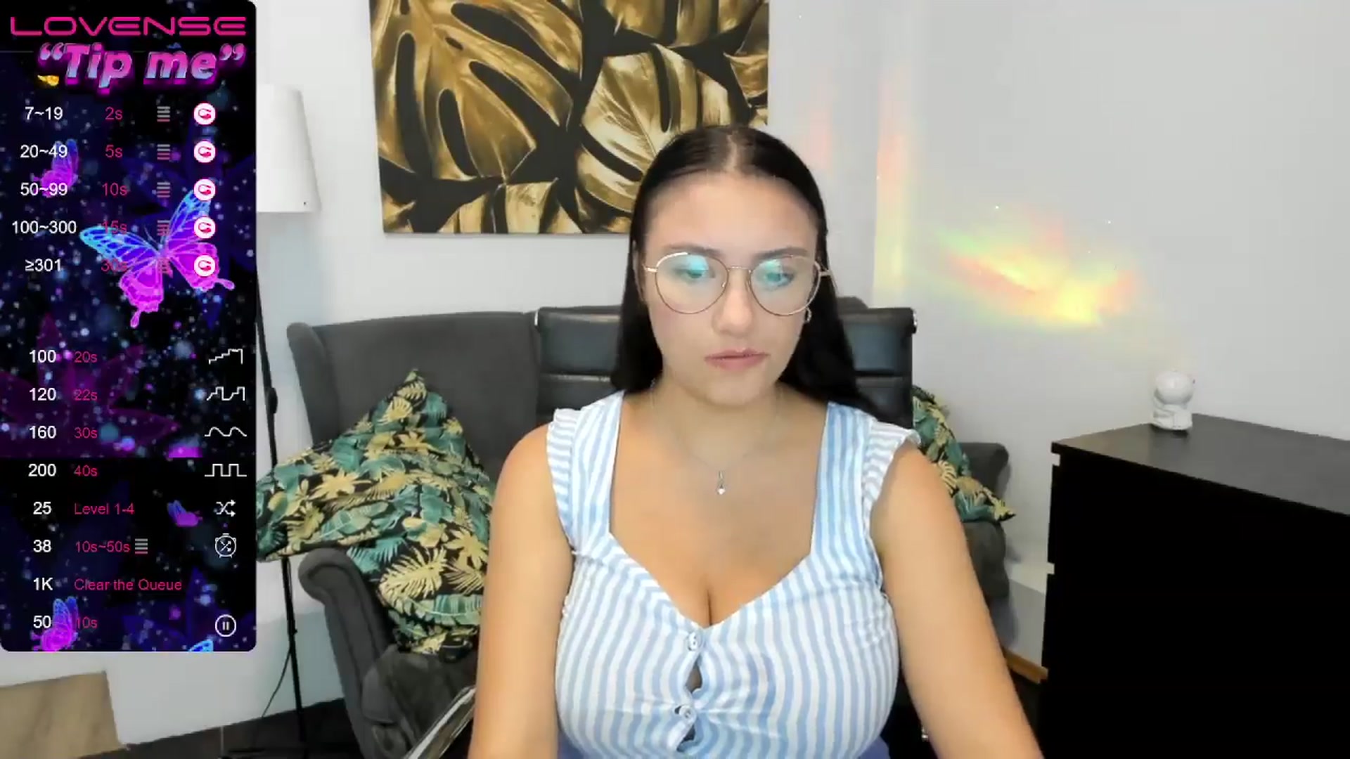 Gallery image thumbnail from SunfLowerr's myfreecams stream on, 08/08/2024, 15:31 image 14 of 20