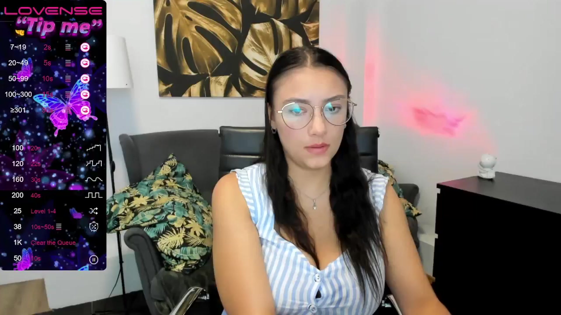 Gallery image thumbnail from SunfLowerr's myfreecams stream on, 08/08/2024, 15:31 image 6 of 20