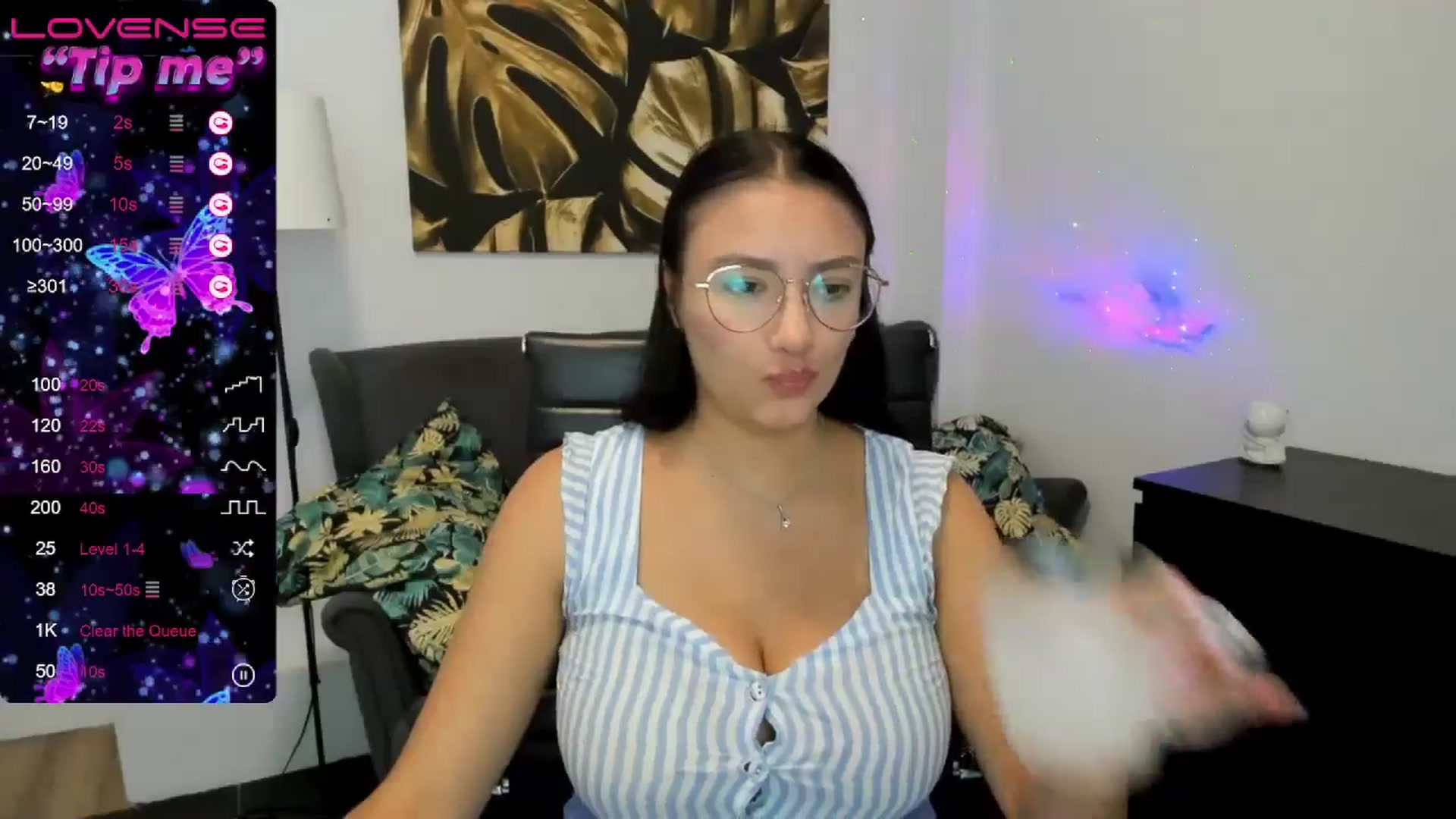 Gallery image thumbnail from SunfLowerr's myfreecams stream on, 08/08/2024, 15:31 image 17 of 20