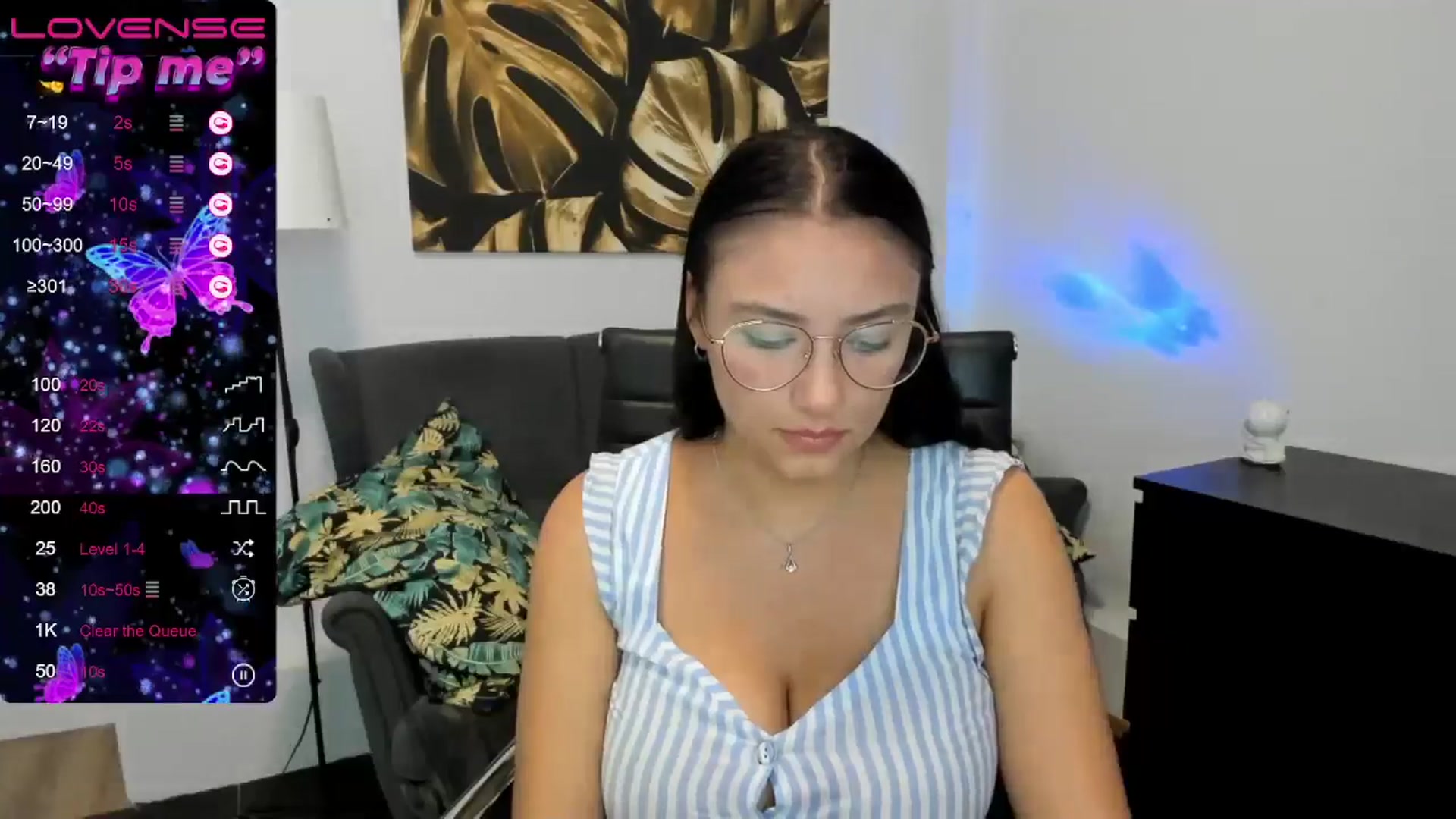 Gallery image thumbnail from SunfLowerr's myfreecams stream on, 08/08/2024, 15:31 image 11 of 20