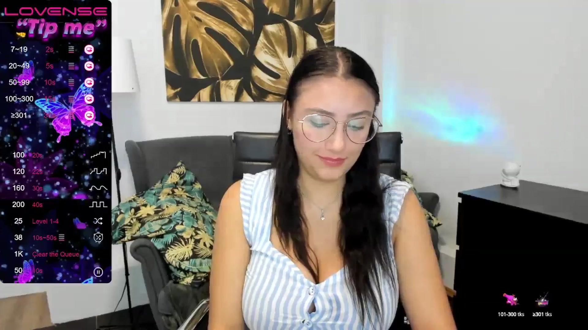 Gallery image thumbnail from SunfLowerr's myfreecams stream on, 08/08/2024, 15:31 image 3 of 20