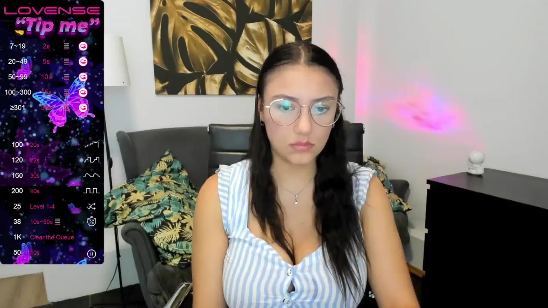Gallery image thumbnail from SunfLowerr's myfreecams stream on, 08/08/2024, 15:31 image 2 of 20