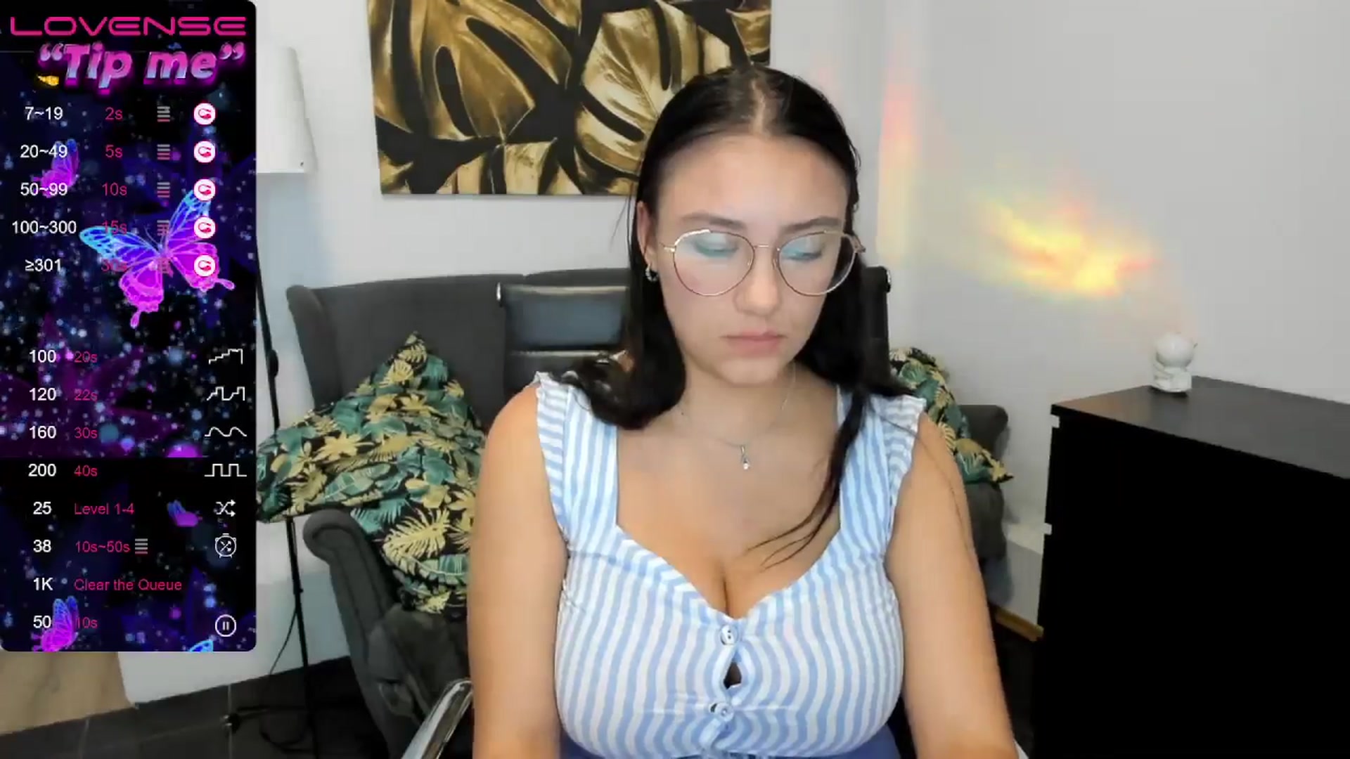 Gallery image thumbnail from SunfLowerr's myfreecams stream on, 08/08/2024, 18:43 image 18 of 20