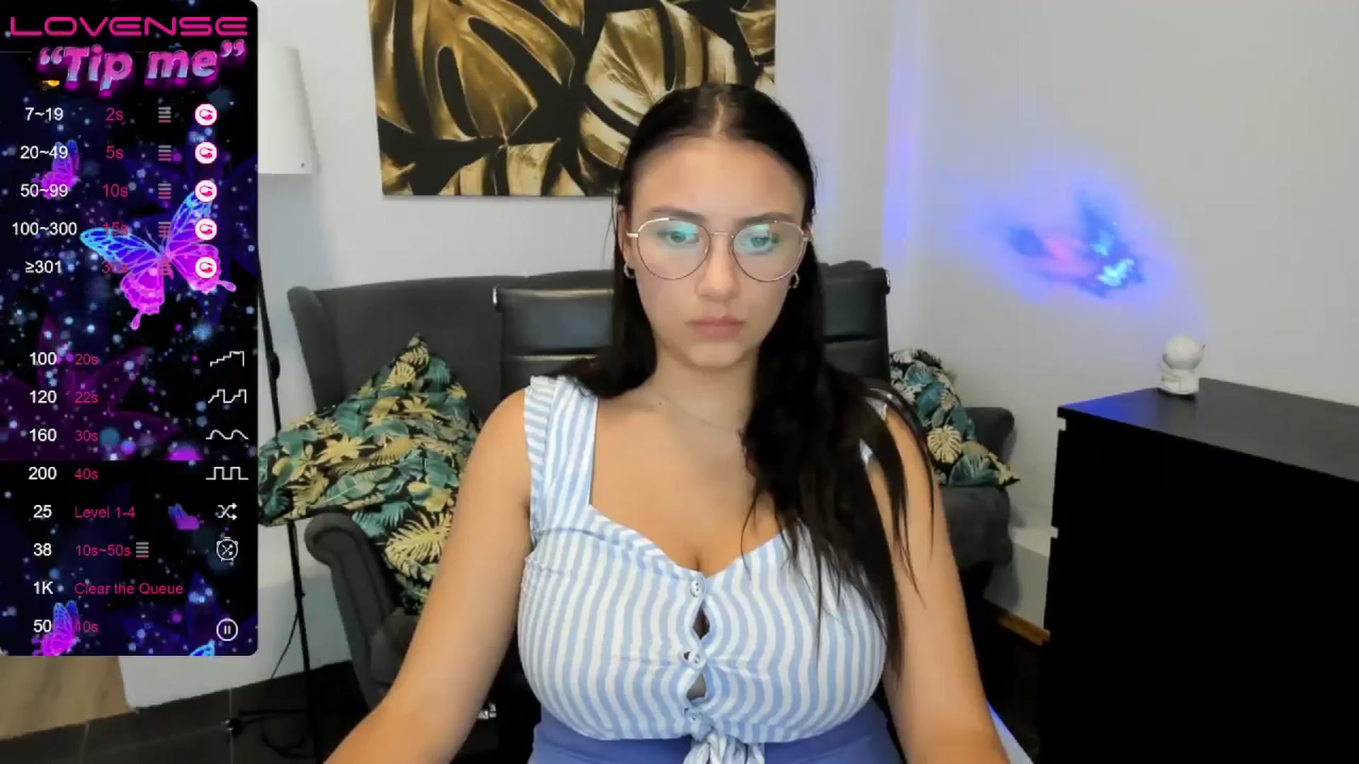 Gallery image thumbnail from SunfLowerr's myfreecams stream on, 08/08/2024, 18:43 image 9 of 20