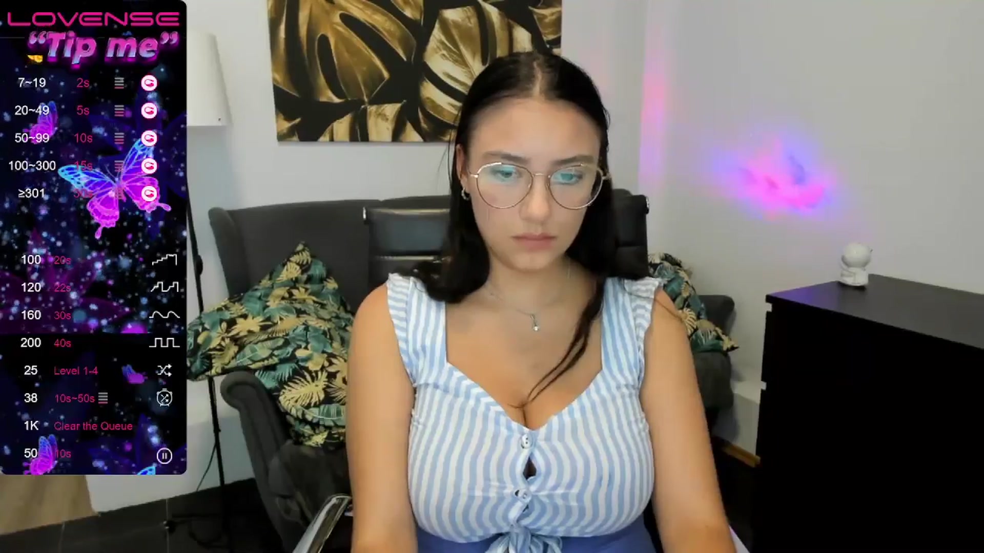 Gallery image thumbnail from SunfLowerr's myfreecams stream on, 08/08/2024, 18:43 image 14 of 20