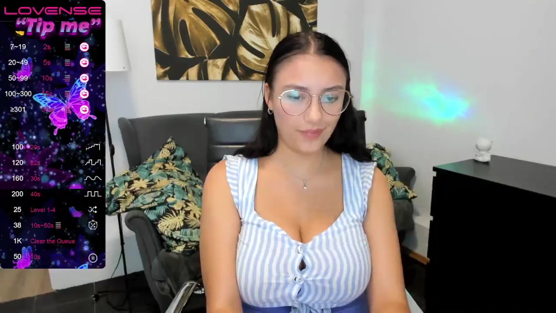 Gallery image thumbnail from SunfLowerr's myfreecams stream on, 08/08/2024, 18:43 image 2 of 20