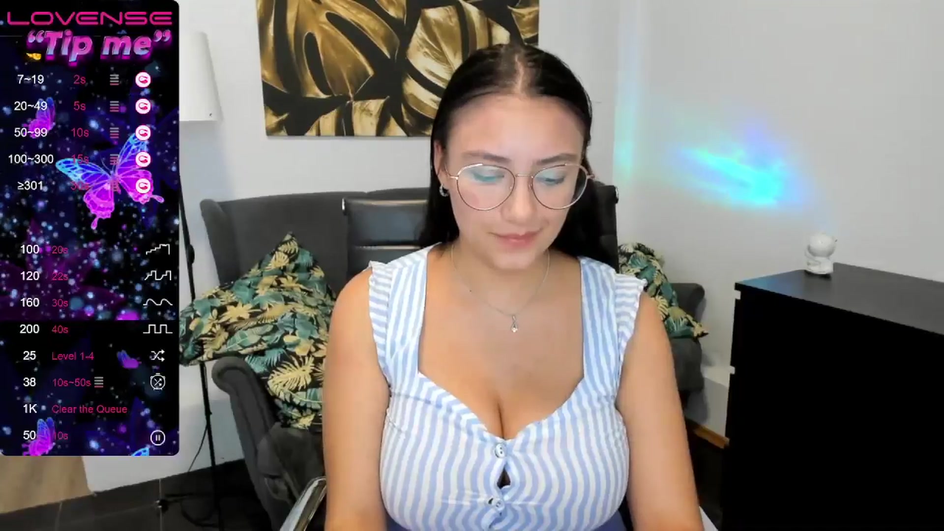 Gallery image thumbnail from SunfLowerr's myfreecams stream on, 08/08/2024, 18:43 image 20 of 20