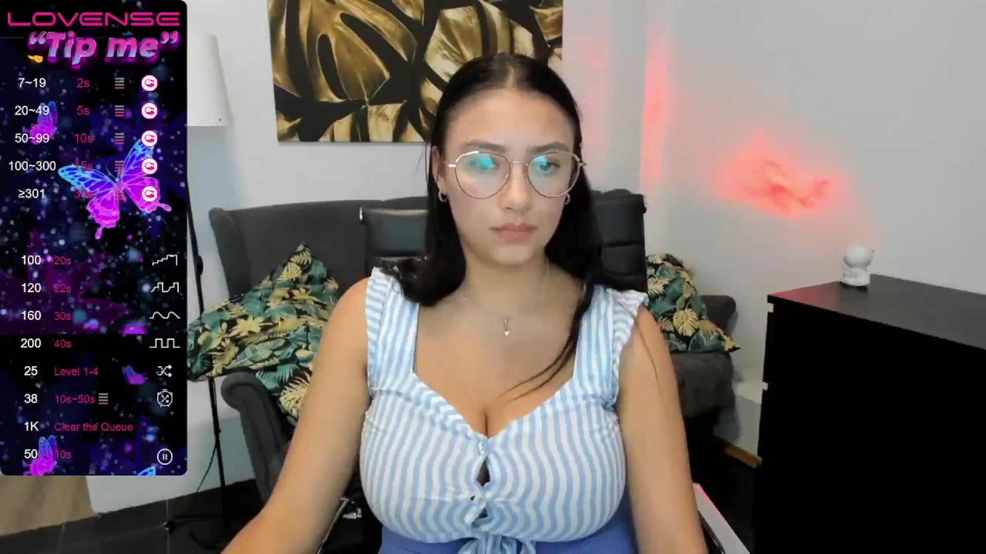 Gallery image thumbnail from SunfLowerr's myfreecams stream on, 08/08/2024, 18:43 image 16 of 20