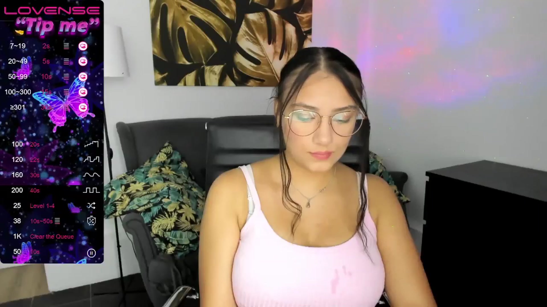 Gallery image thumbnail from SunfLowerr's myfreecams stream on, 08/10/2024, 13:22 image 6 of 20