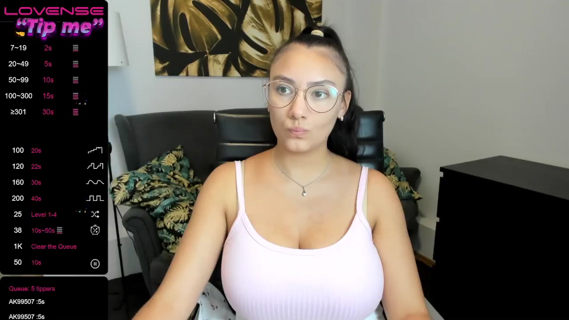 Gallery image thumbnail from SunfLowerr's myfreecams stream on, 08/11/2024, 15:42 image 13 of 20