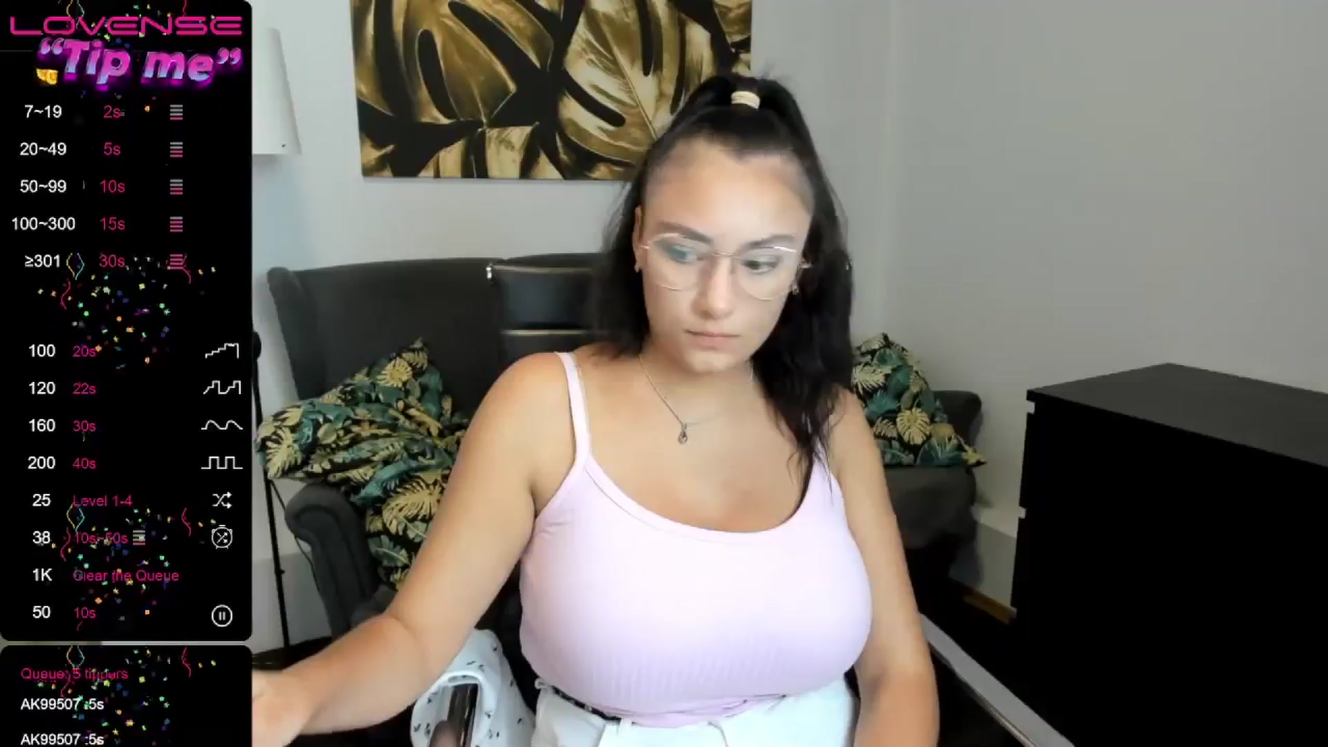 Gallery image thumbnail from SunfLowerr's myfreecams stream on, 08/11/2024, 16:32 image 15 of 20