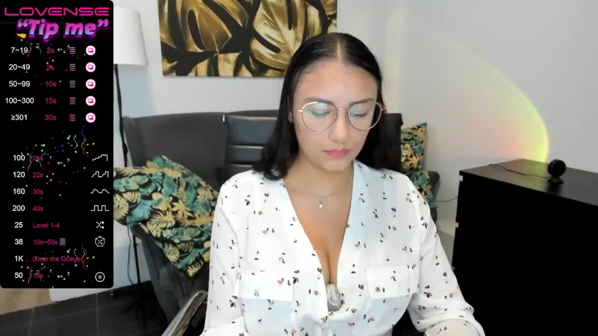 Gallery image thumbnail from SunfLowerr's myfreecams stream on, 08/15/2024, 14:05 image 16 of 20