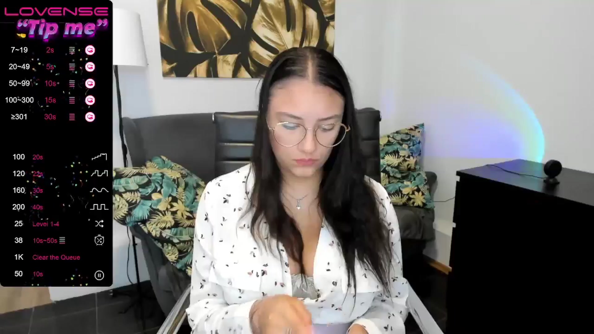 Gallery image thumbnail from SunfLowerr's myfreecams stream on, 08/15/2024, 14:05 image 12 of 20