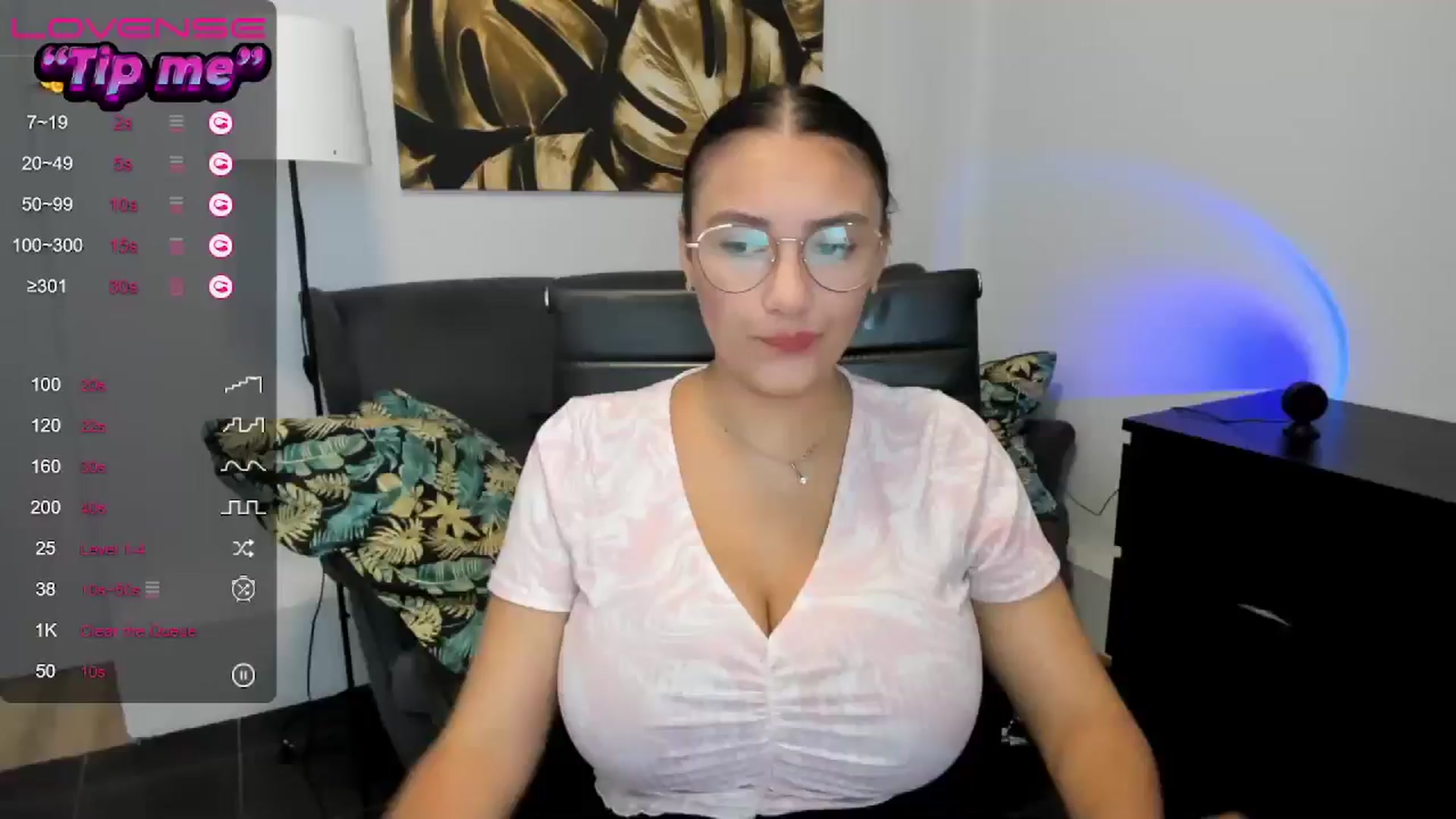 Gallery image thumbnail from SunfLowerr's myfreecams stream on, 08/17/2024, 12:42 image 13 of 20