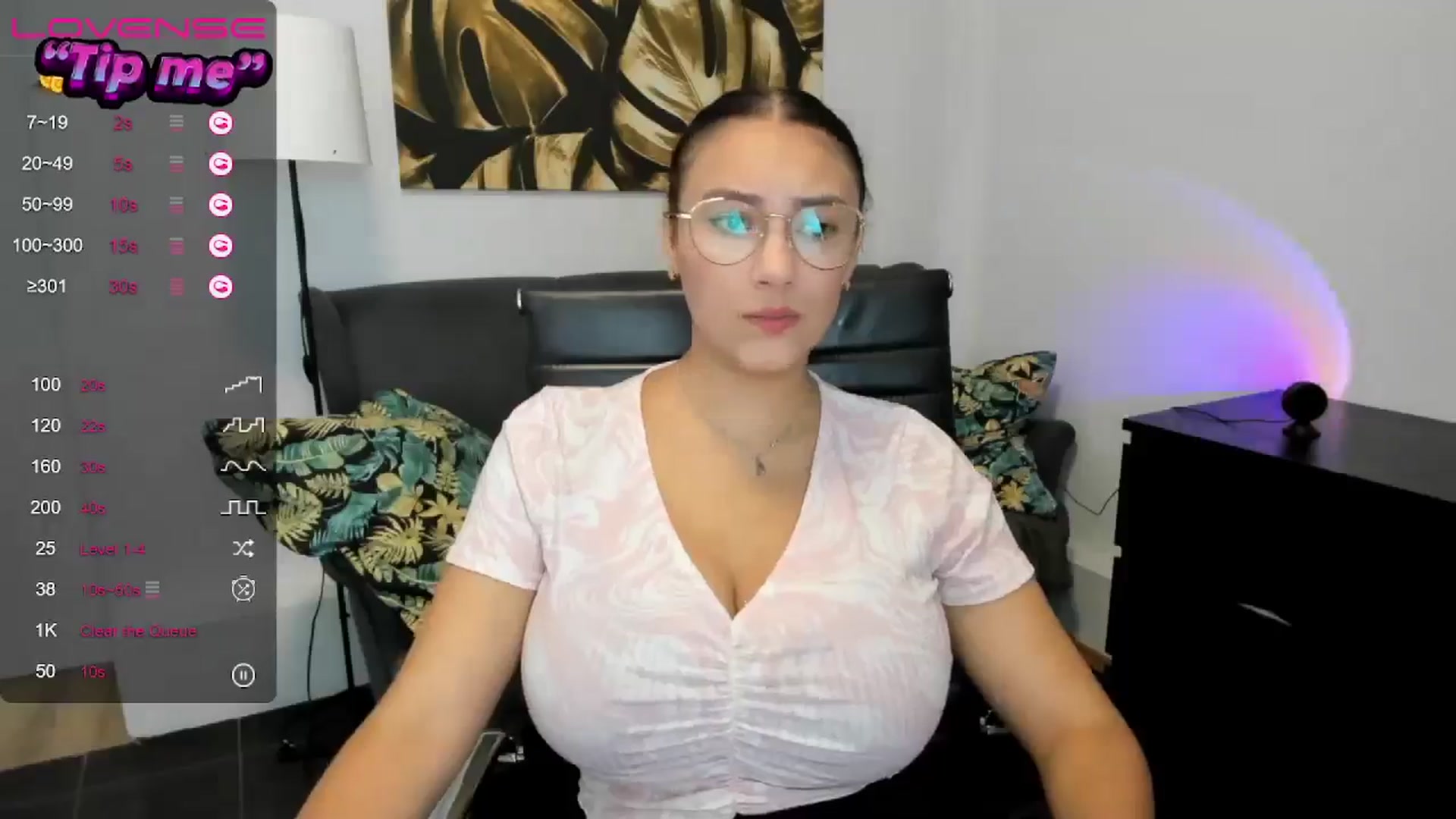 Gallery image thumbnail from SunfLowerr's myfreecams stream on, 08/17/2024, 12:42 image 15 of 20